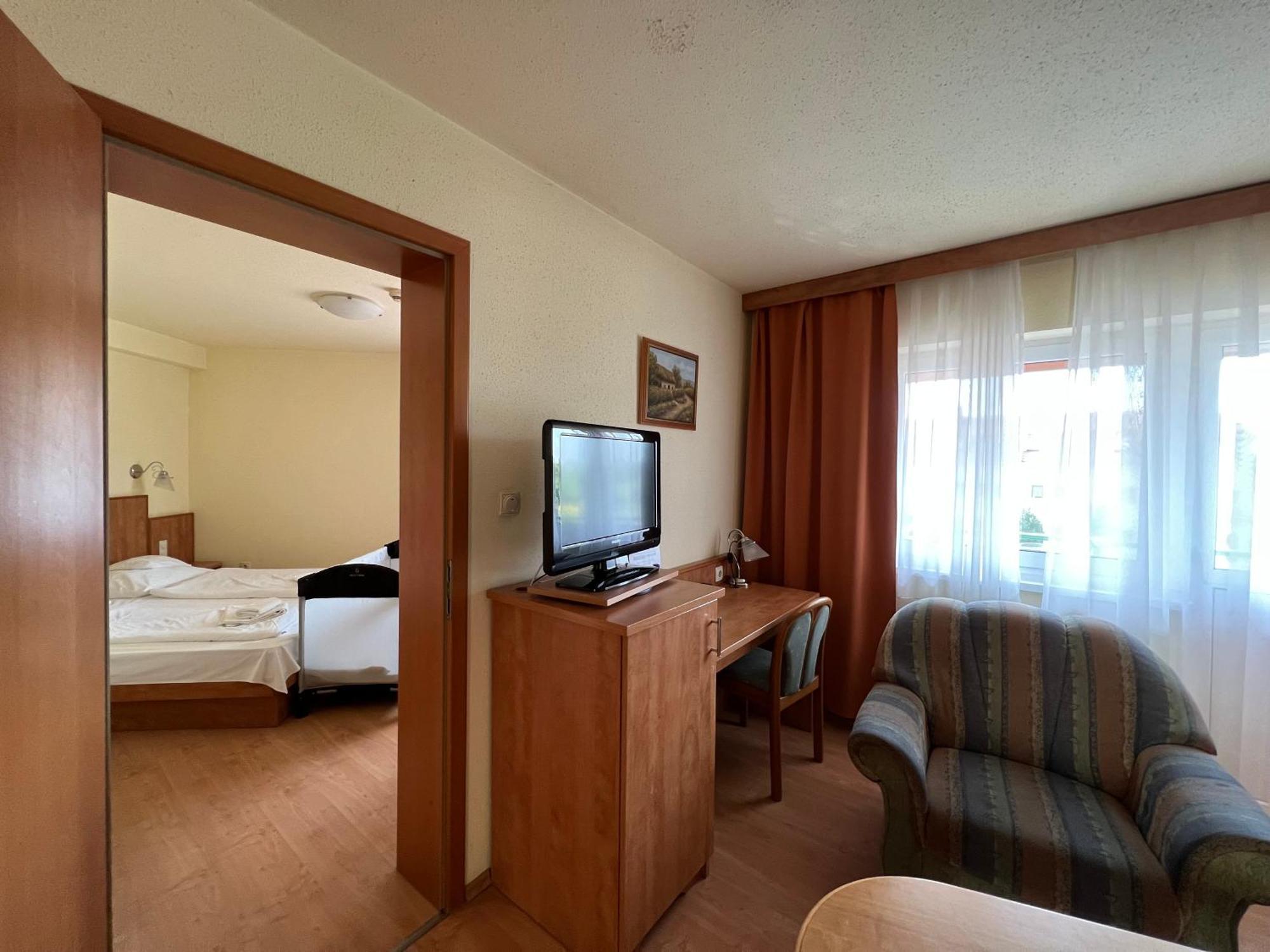 Aqua Therm Hotel ซาลาคาโรส ภายนอก รูปภาพ