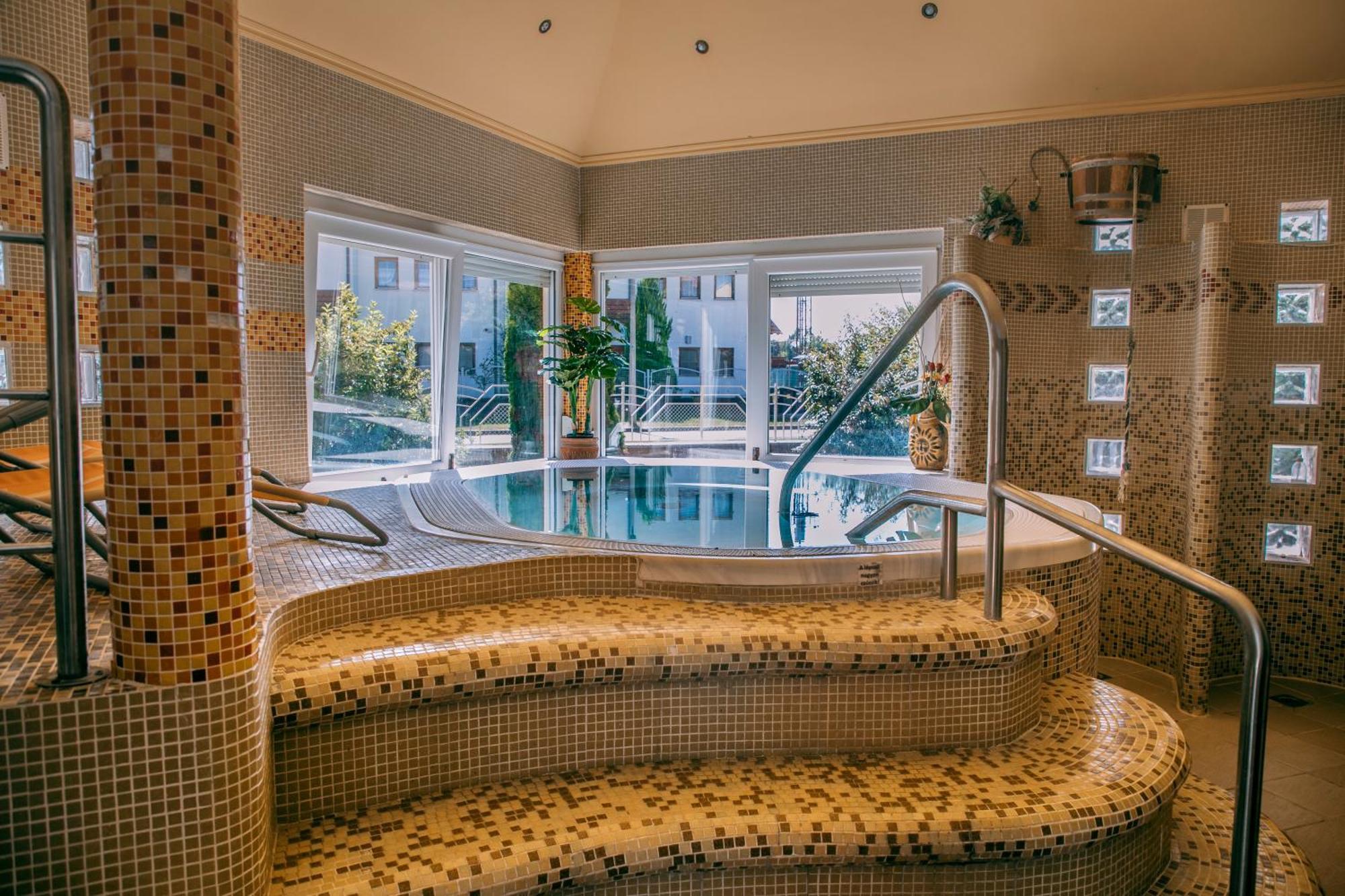 Aqua Therm Hotel ซาลาคาโรส ภายนอก รูปภาพ
