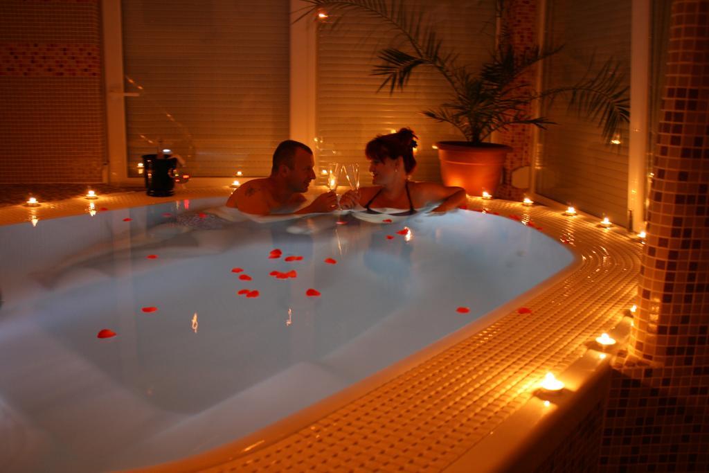 Aqua Therm Hotel ซาลาคาโรส ภายนอก รูปภาพ